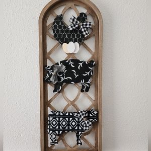 Farmhouse animals stack window arch decor